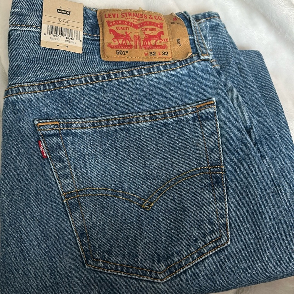 MENS 501 LEVIS NEW WITH TAGS 32x32